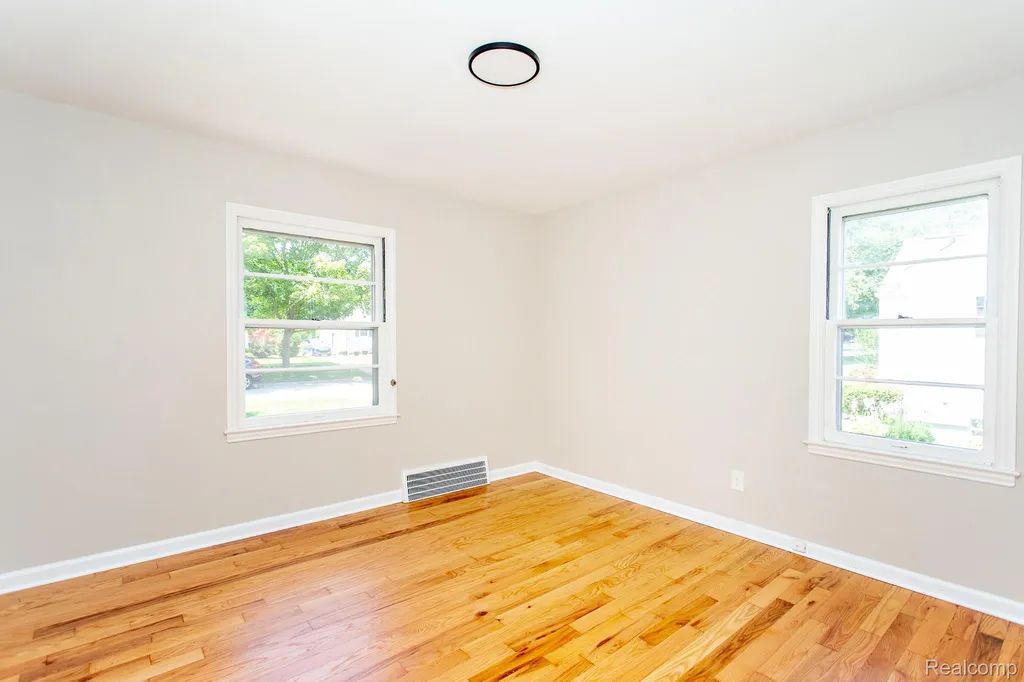 4056 Robina Avenue Berkley City MI 48072