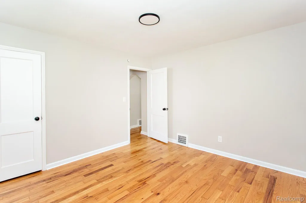 4056 Robina Avenue Berkley City MI 48072