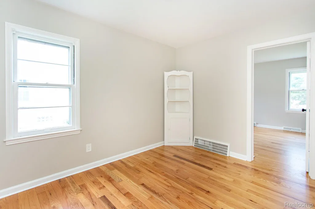 4056 Robina Avenue Berkley City MI 48072