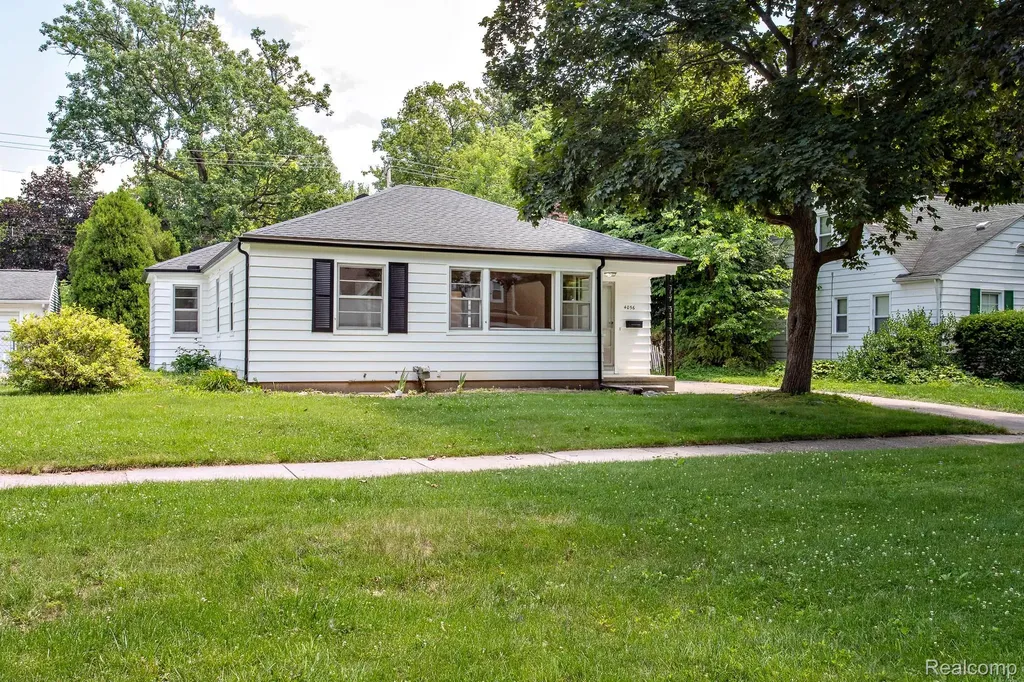 4056 Robina Avenue Berkley City MI 48072