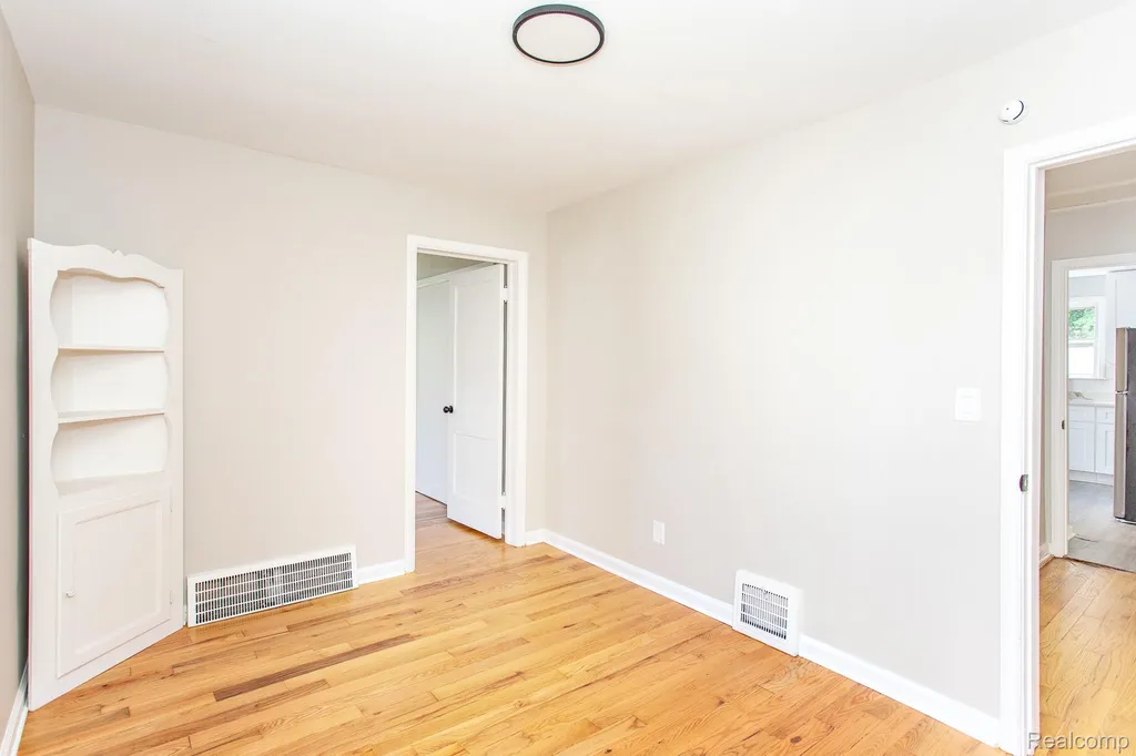 4056 Robina Avenue Berkley City MI 48072