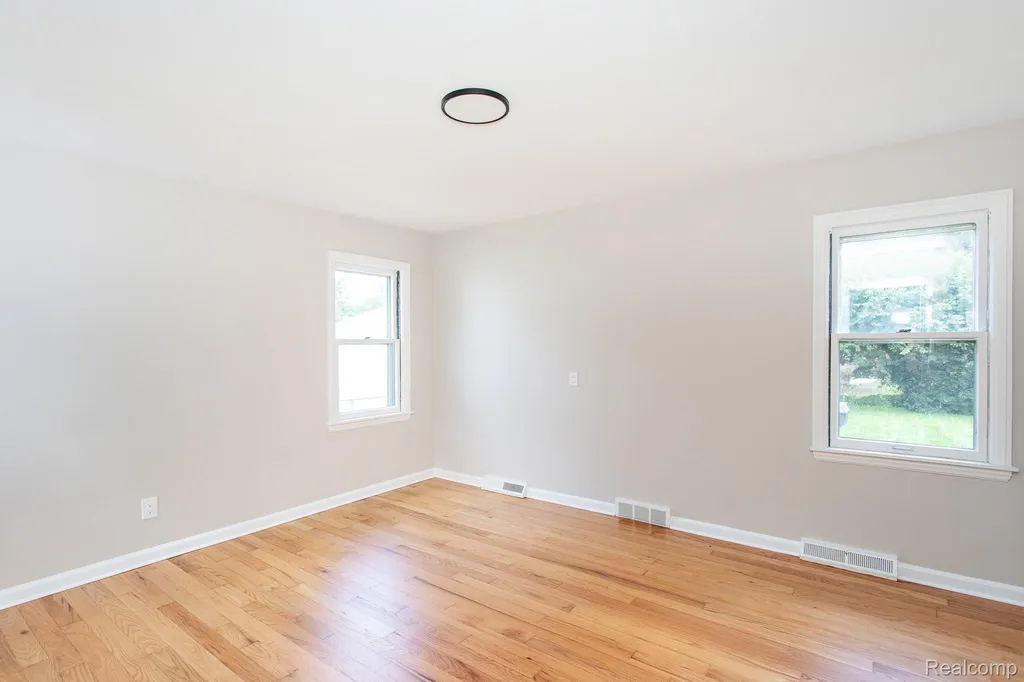 4056 Robina Avenue Berkley City MI 48072