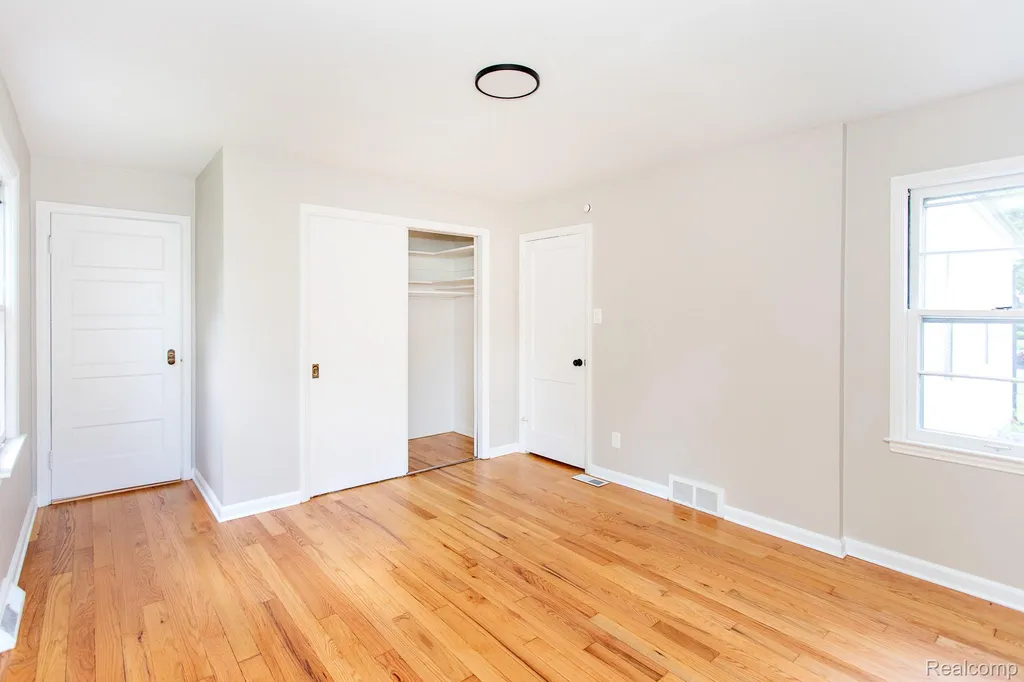 4056 Robina Avenue Berkley City MI 48072