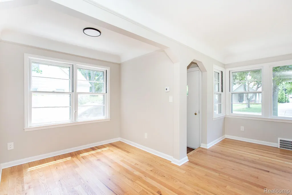 4056 Robina Avenue Berkley City MI 48072