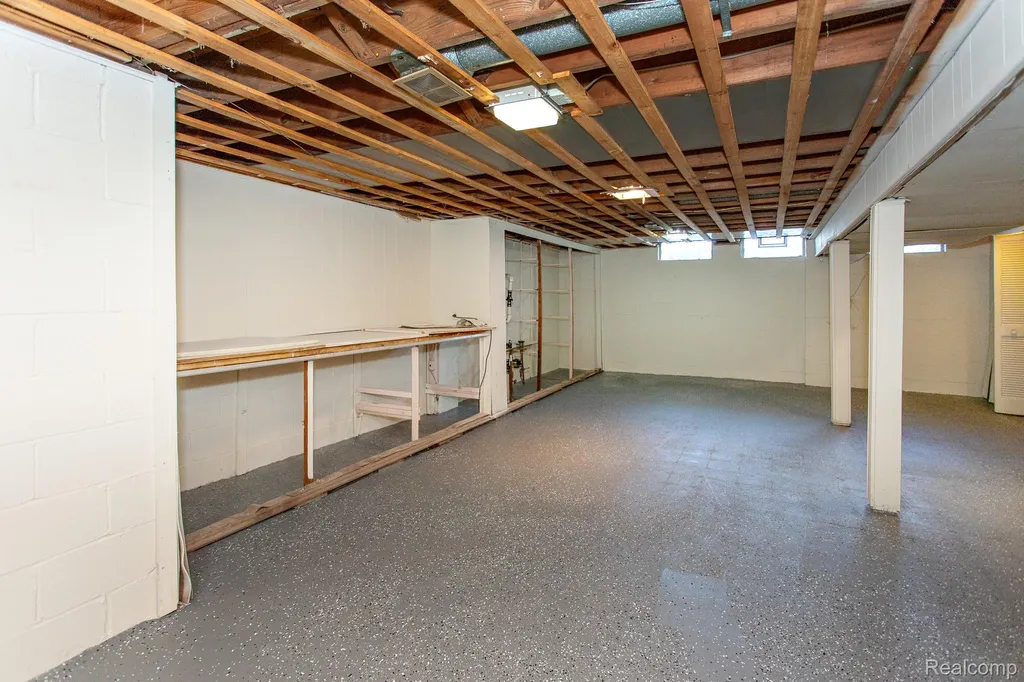 4056 Robina Avenue Berkley City MI 48072