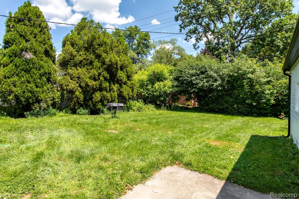 4056 Robina Avenue Berkley City MI 48072
