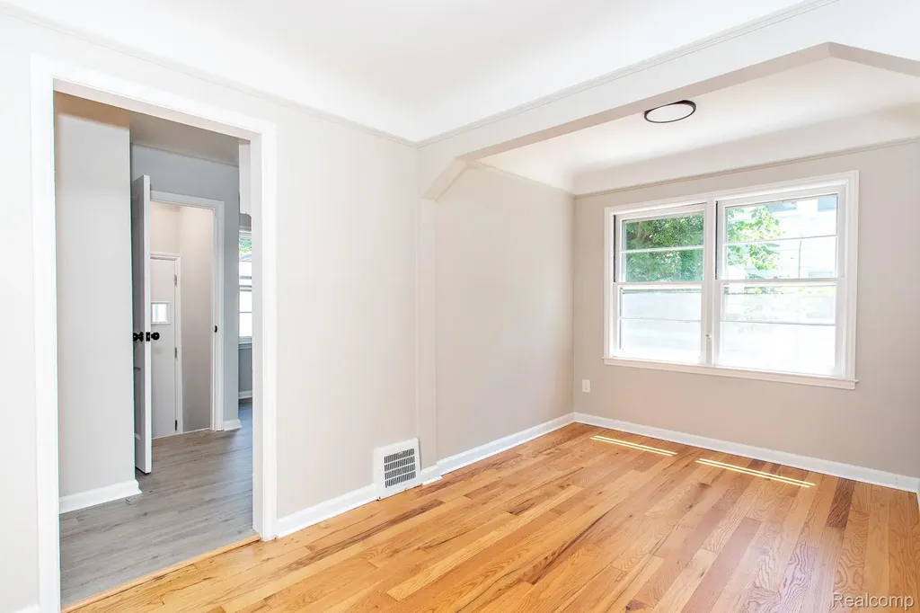 4056 Robina Avenue Berkley City MI 48072
