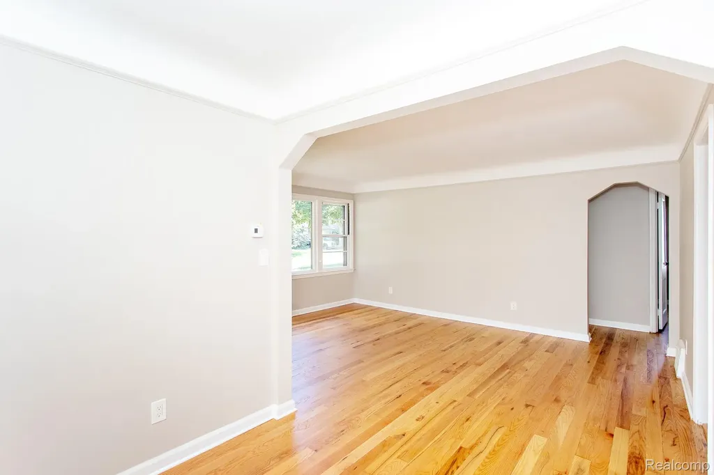 4056 Robina Avenue Berkley City MI 48072