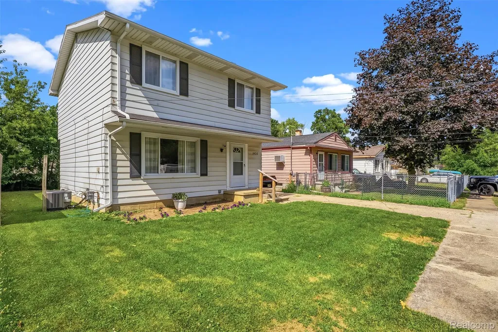 1405 E Williamson Street Burton City MI 48529