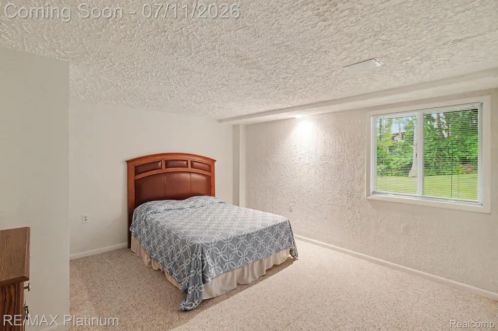 6311 Kevin Drive Hamburg Township MI 48116
