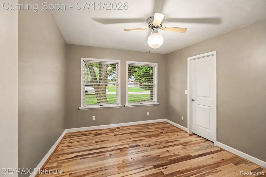 6311 Kevin Drive Hamburg Township MI 48116