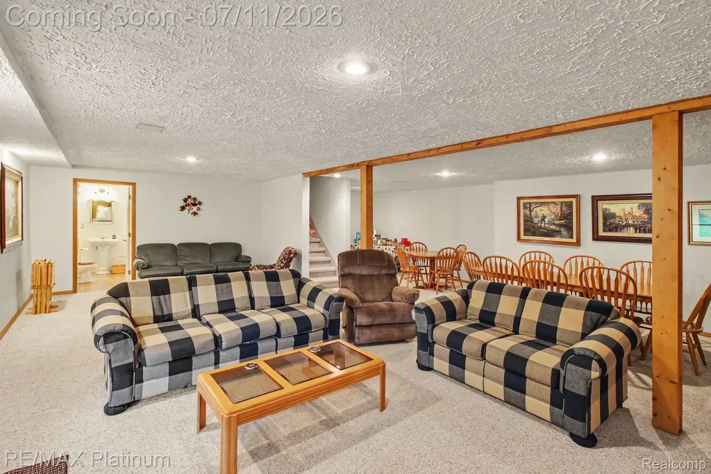 6311 Kevin Drive Hamburg Township MI 48116
