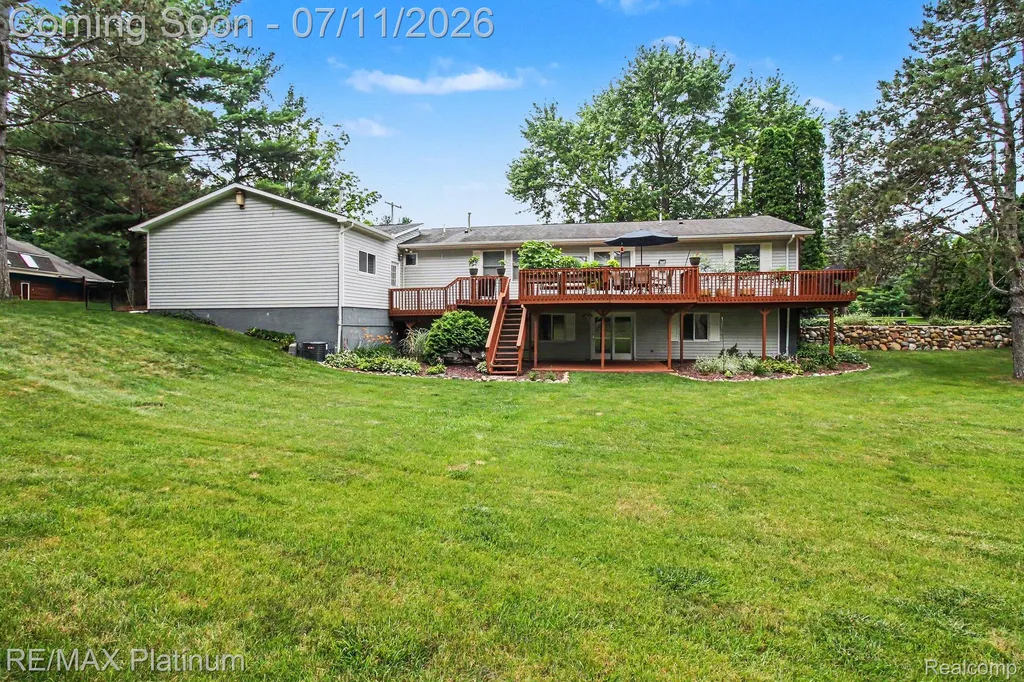 6311 Kevin Drive Hamburg Township MI 48116
