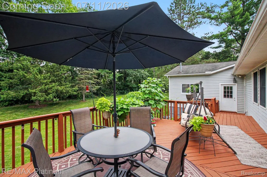 6311 Kevin Drive Hamburg Township MI 48116