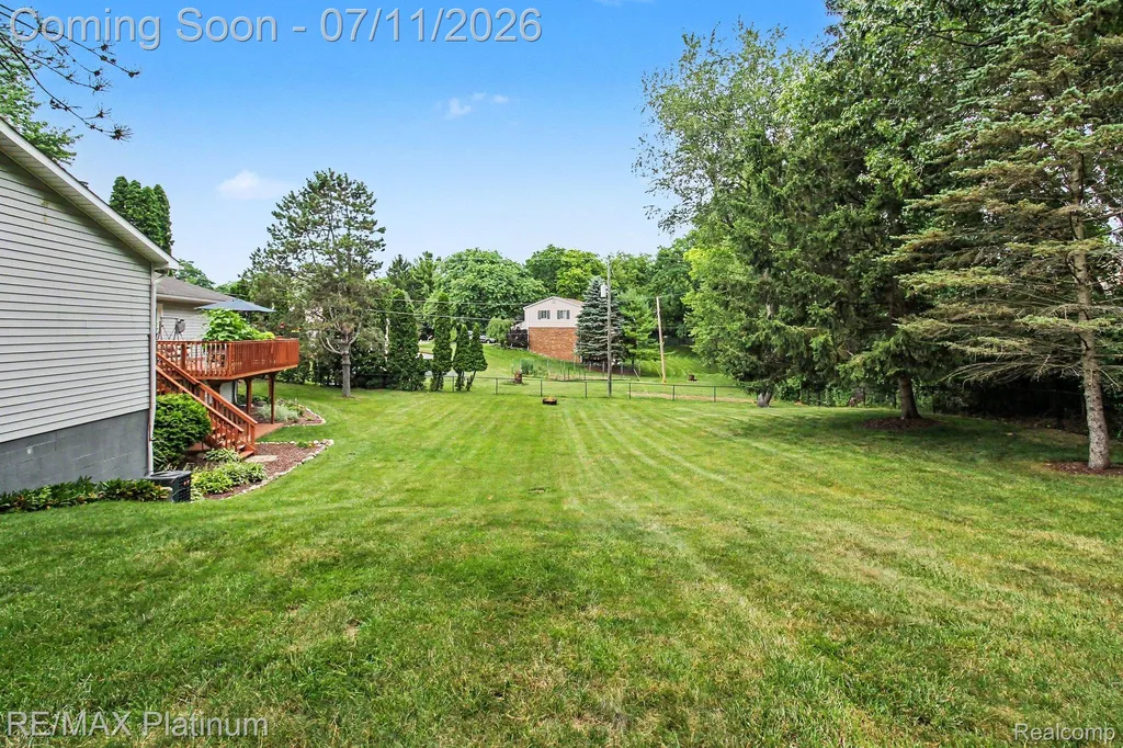 6311 Kevin Drive Hamburg Township MI 48116