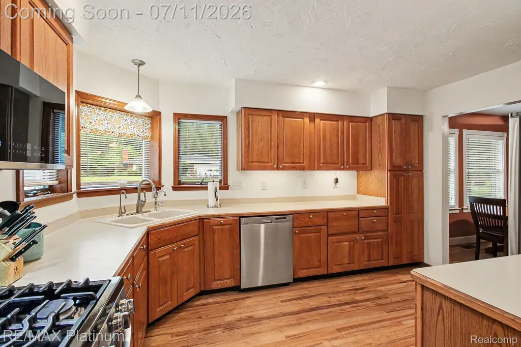 6311 Kevin Drive Hamburg Township MI 48116