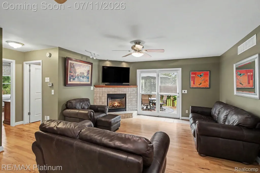 6311 Kevin Drive Hamburg Township MI 48116