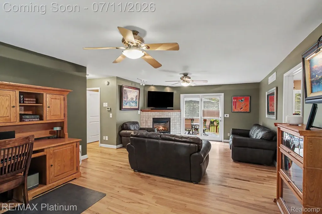 6311 Kevin Drive Hamburg Township MI 48116