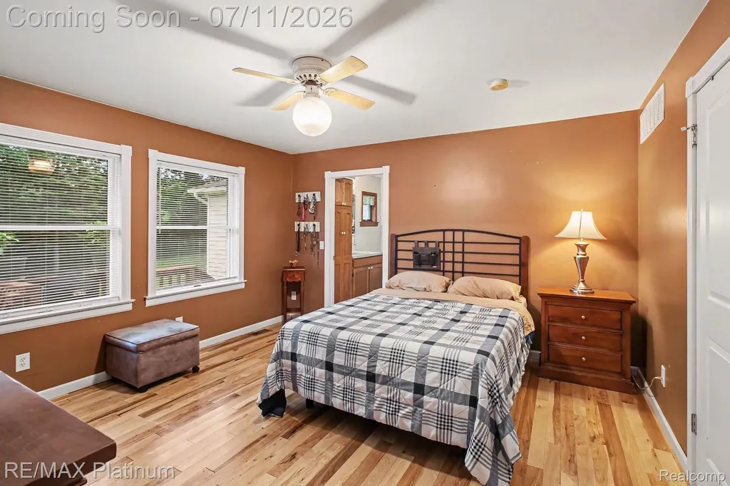 6311 Kevin Drive Hamburg Township MI 48116