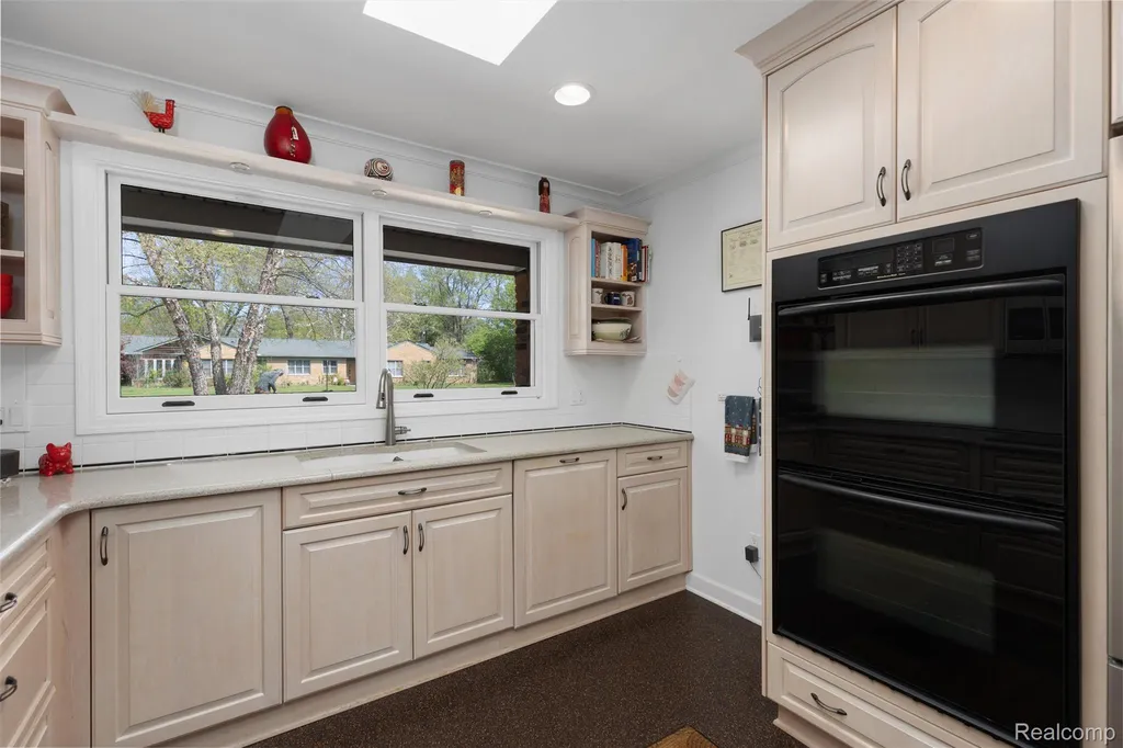 12959 Talbot Lane Huntington Woods City MI 48070