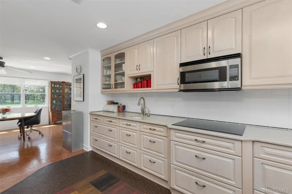 12959 Talbot Lane Huntington Woods City MI 48070
