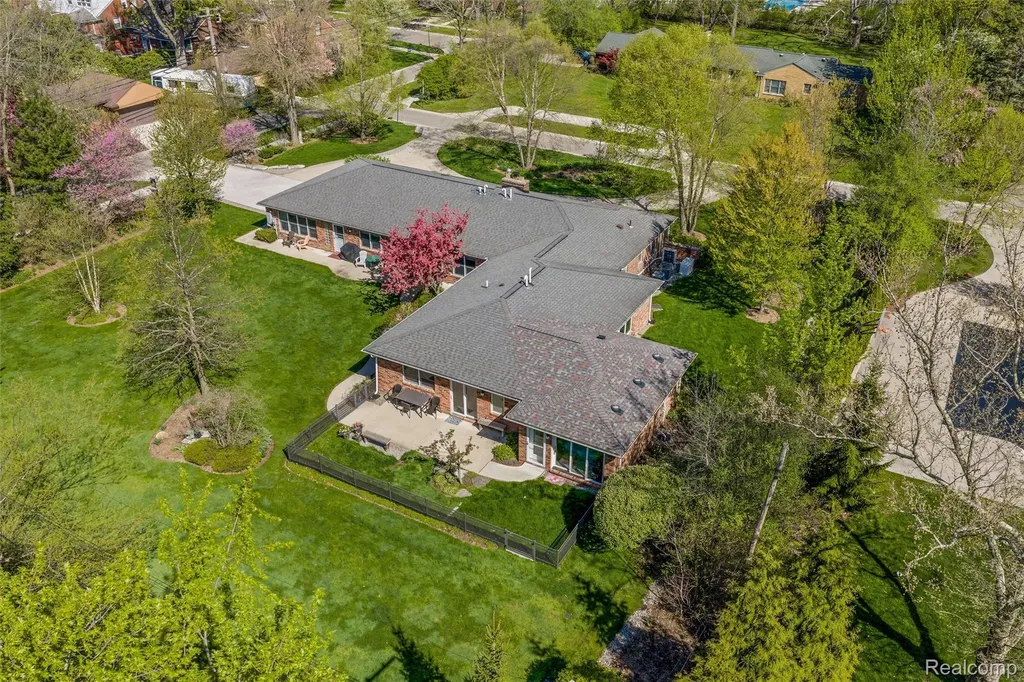 12959 Talbot Lane Huntington Woods City MI 48070