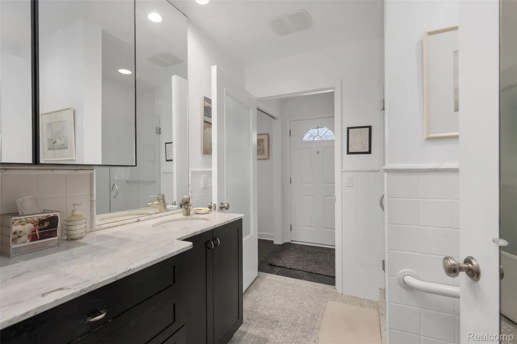 12959 Talbot Lane Huntington Woods City MI 48070