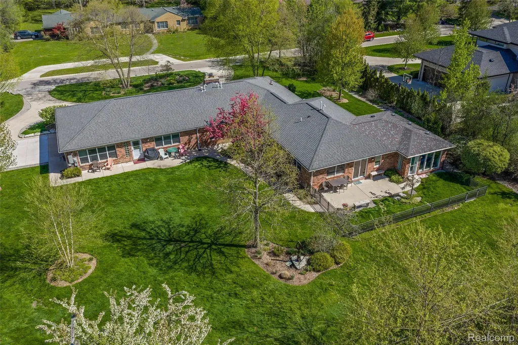 12959 Talbot Lane Huntington Woods City MI 48070