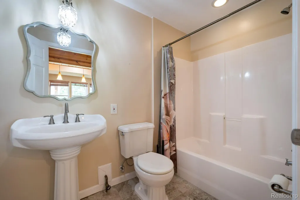 416 Otter Run Road Holly Township MI 48442