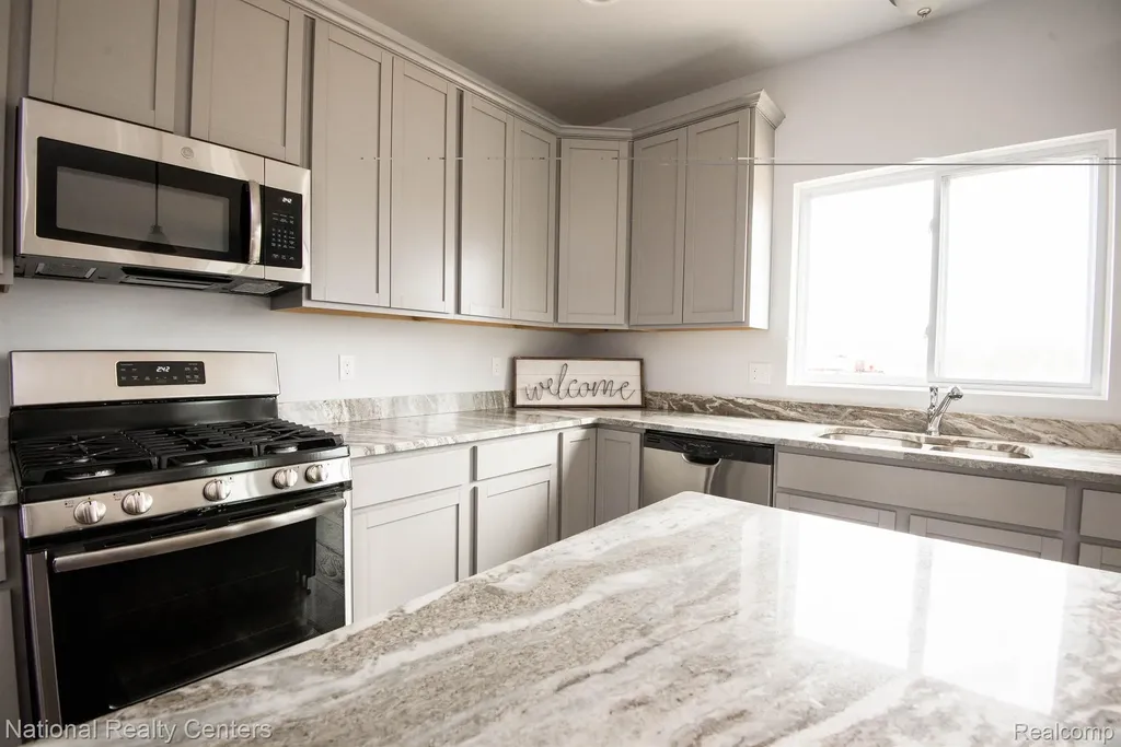 10399 Valley Drive Goodrich Village MI 48438