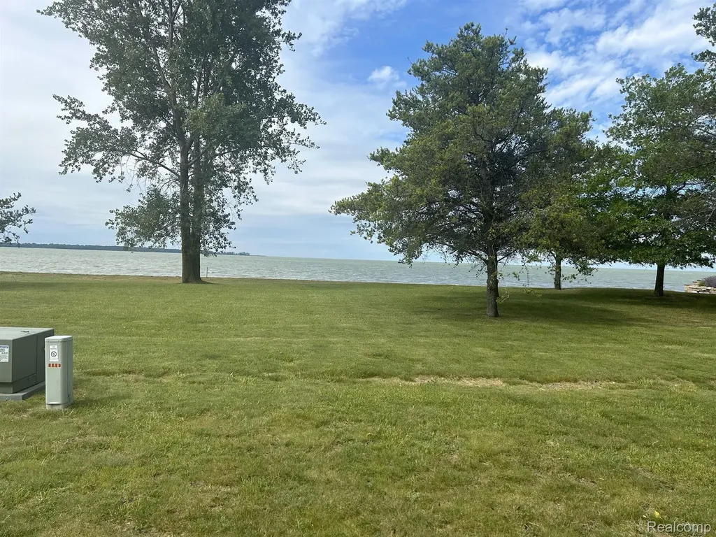 9859 Sunset Boulevard Caseville Township MI 48755