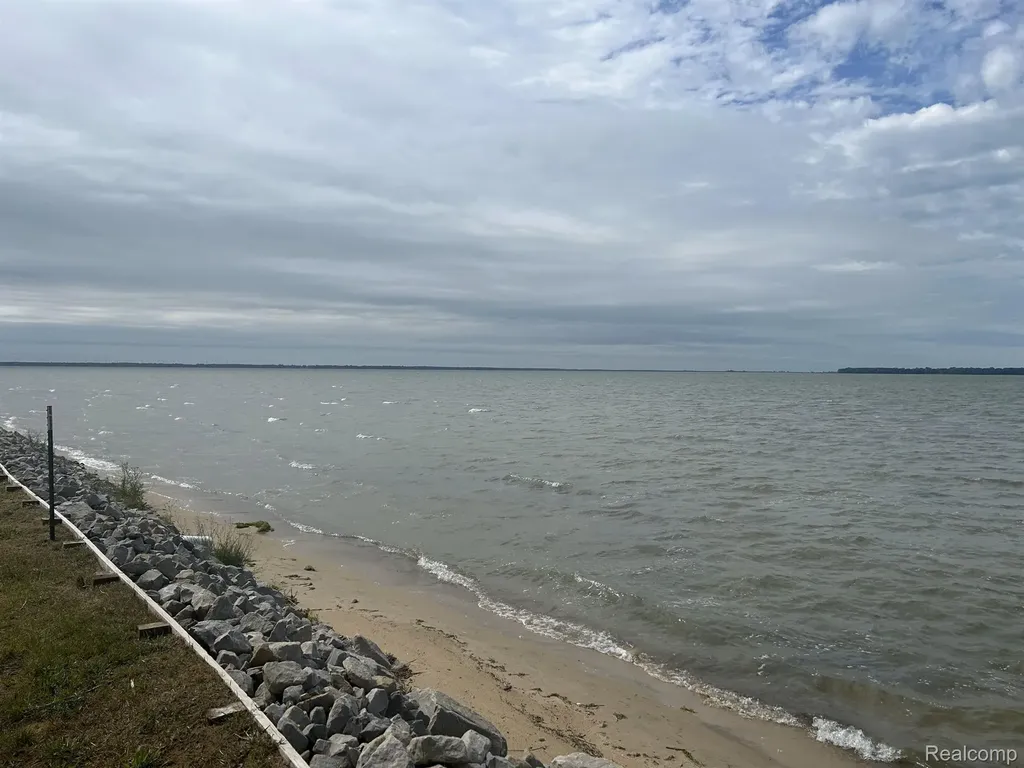 9859 Sunset Boulevard Caseville Township MI 48755