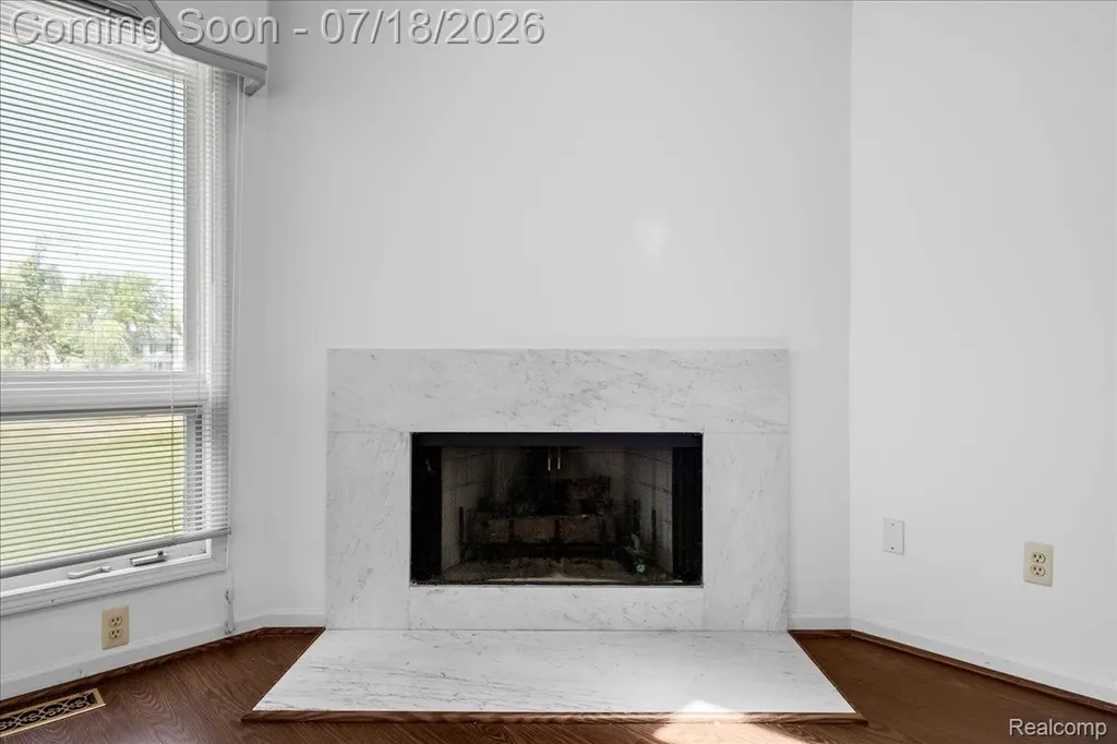 24533 Martel Drive Farmington Hills City MI 48335