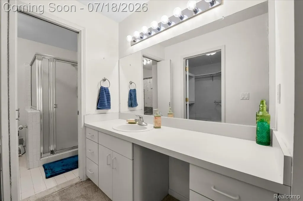 24533 Martel Drive Farmington Hills City MI 48335
