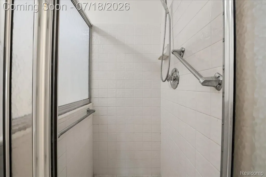 24533 Martel Drive Farmington Hills City MI 48335
