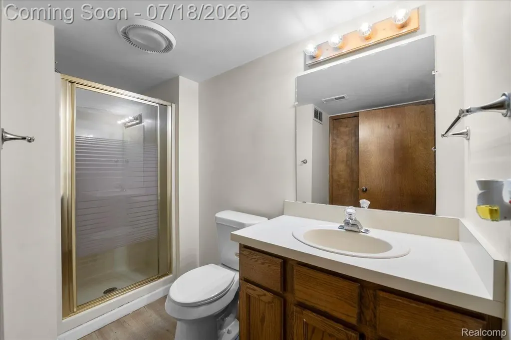 24533 Martel Drive Farmington Hills City MI 48335