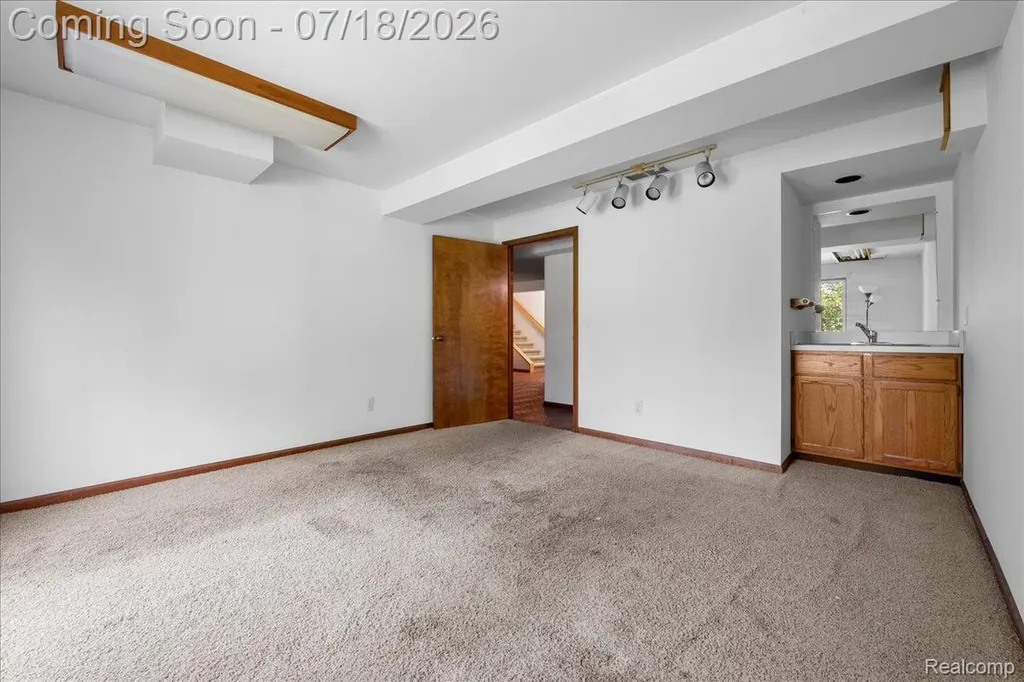 24533 Martel Drive Farmington Hills City MI 48335