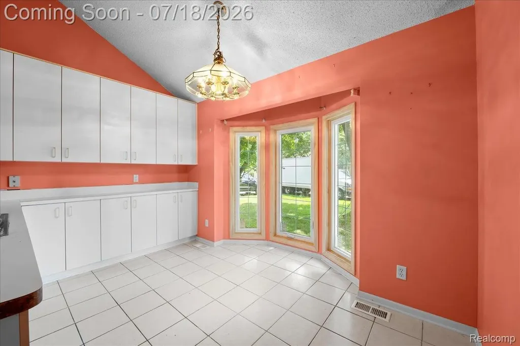 24533 Martel Drive Farmington Hills City MI 48335
