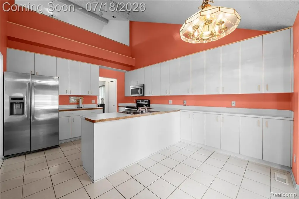 24533 Martel Drive Farmington Hills City MI 48335