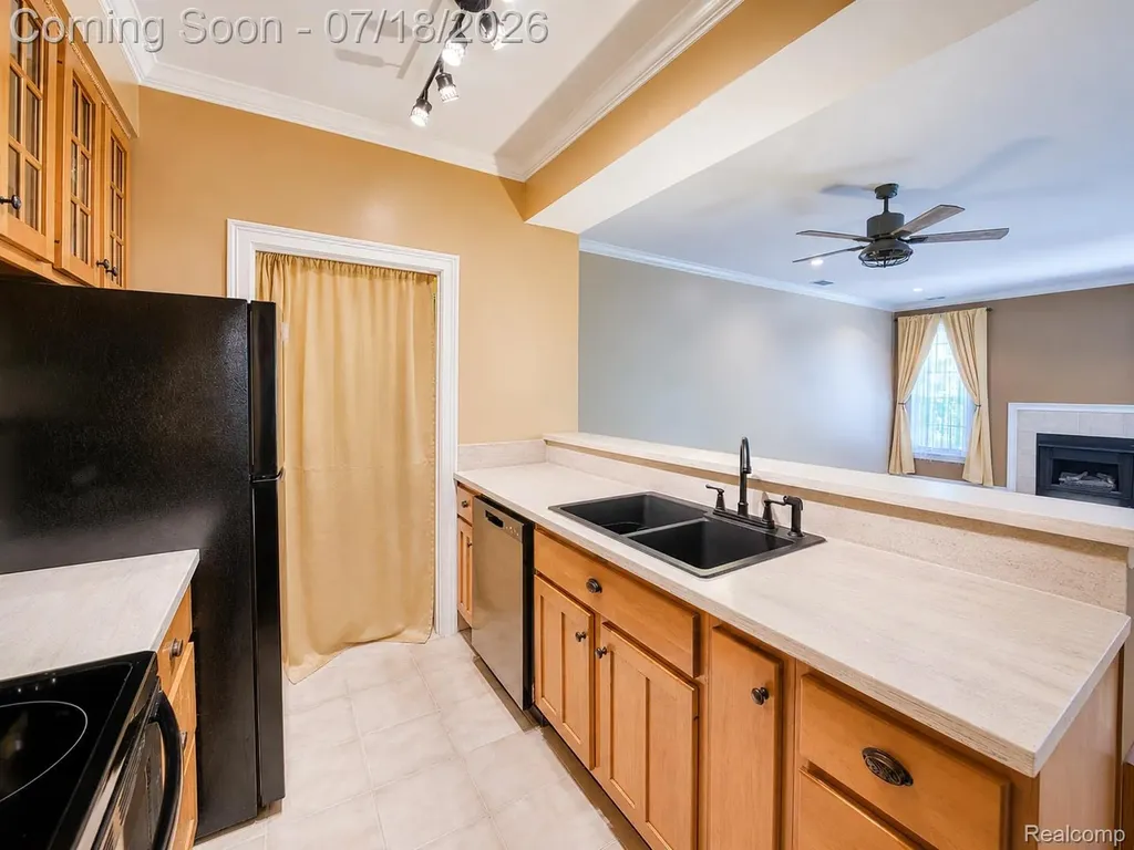 39144 Hayes Road Clinton Charter Township MI 48038