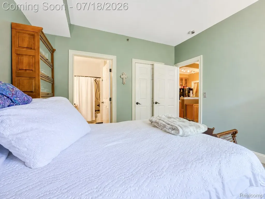 39144 Hayes Road Clinton Charter Township MI 48038