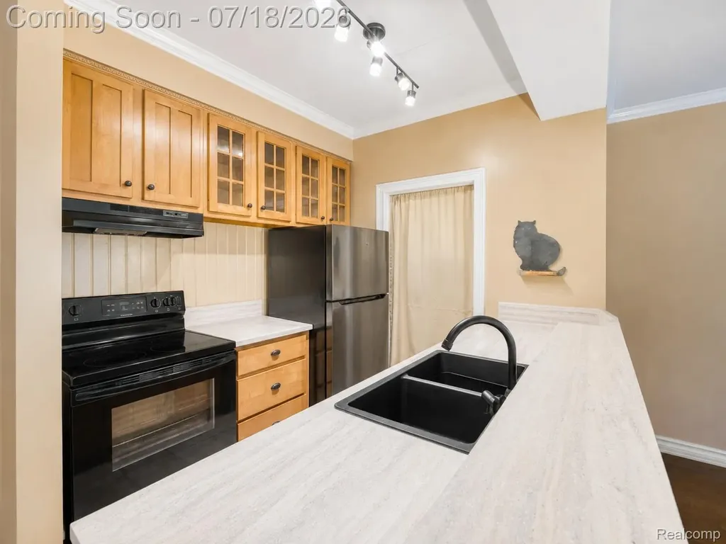 39144 Hayes Road Clinton Charter Township MI 48038