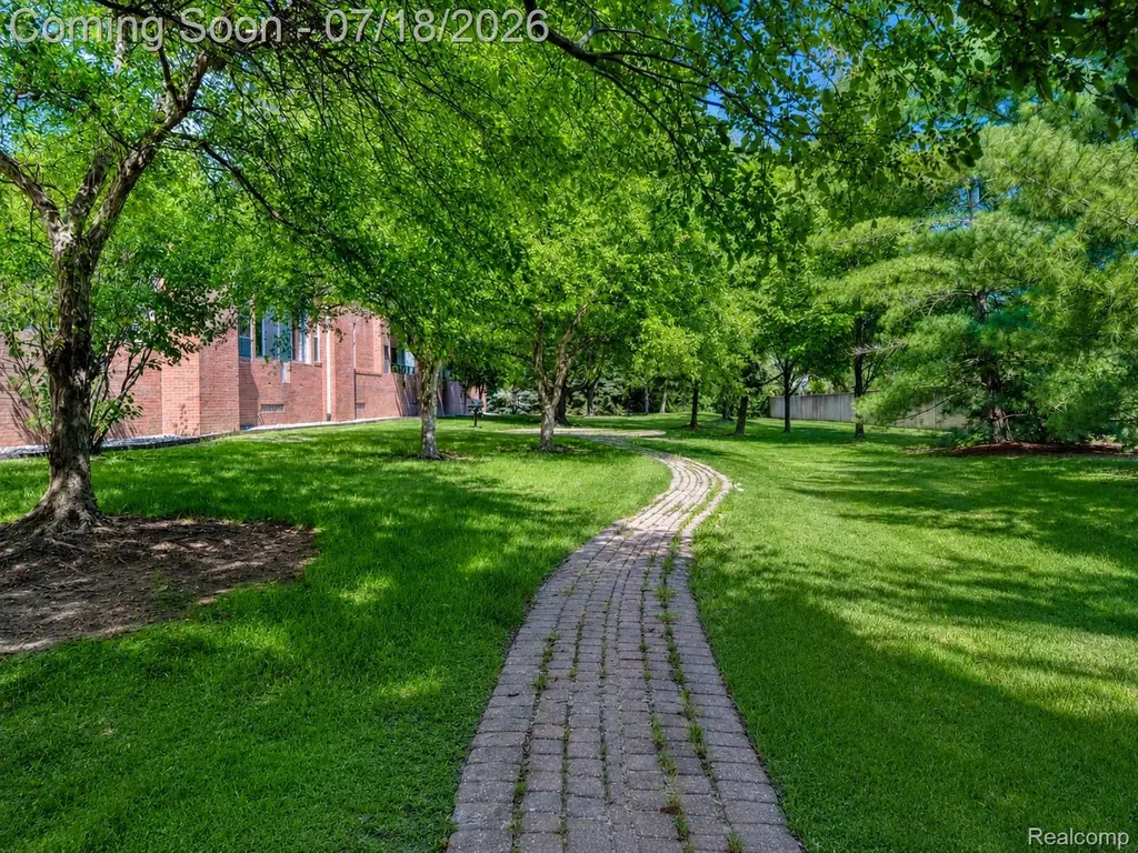 39144 Hayes Road Clinton Charter Township MI 48038