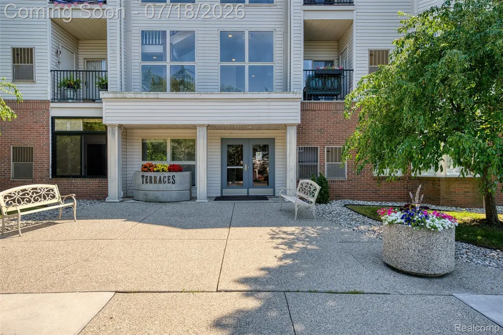 39144 Hayes Road Clinton Charter Township MI 48038