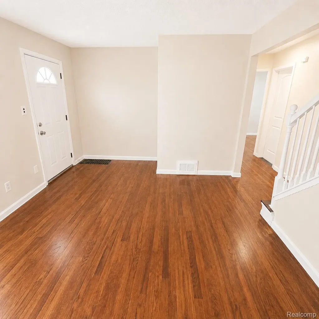 34290 Richard Street Wayne City MI 48184