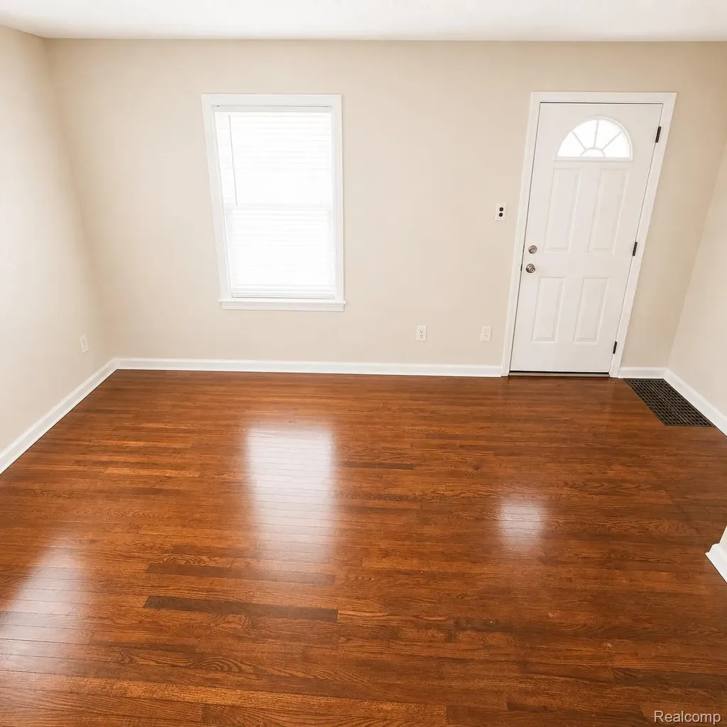 34290 Richard Street Wayne City MI 48184
