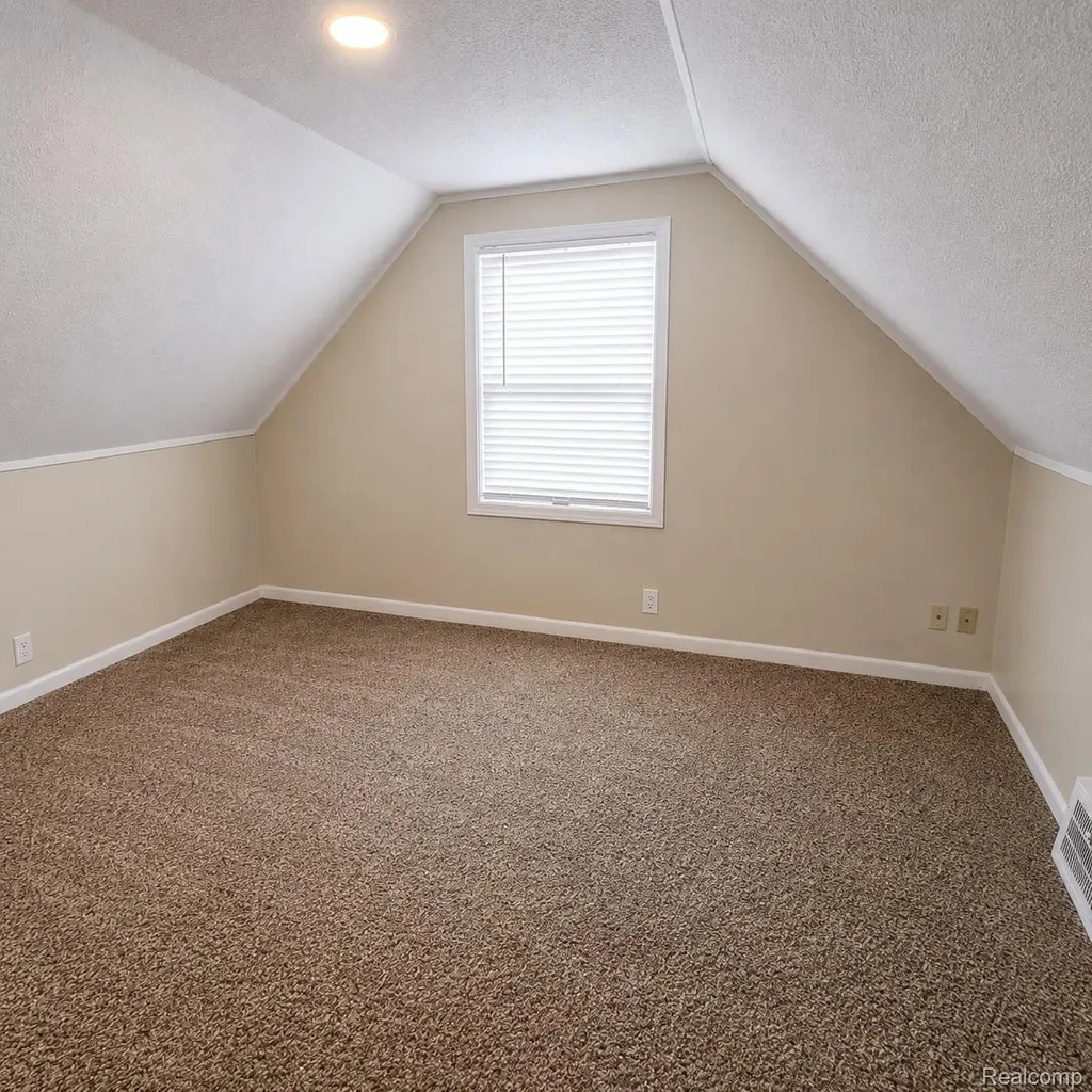 34290 Richard Street Wayne City MI 48184