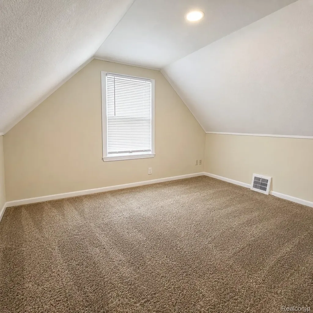 34290 Richard Street Wayne City MI 48184