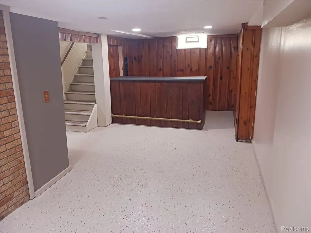 34290 Richard Street Wayne City MI 48184