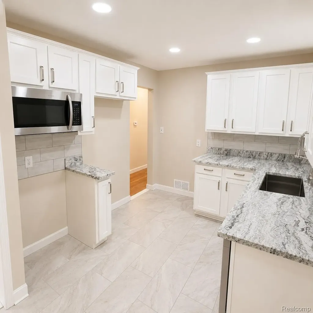 34290 Richard Street Wayne City MI 48184